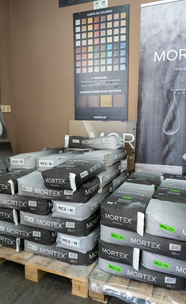 Stock de microcemento Mortex en Pinturas Bizafor, Ibiza